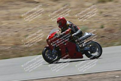 media/Apr-20-2025-AHRMA (Sun) [[393a79c373]]/Race/Group 8/Turn 4b/